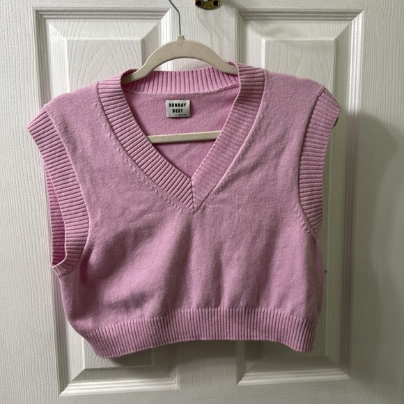 Aritzia Sunday best pink vest S - Picture 2 of 3